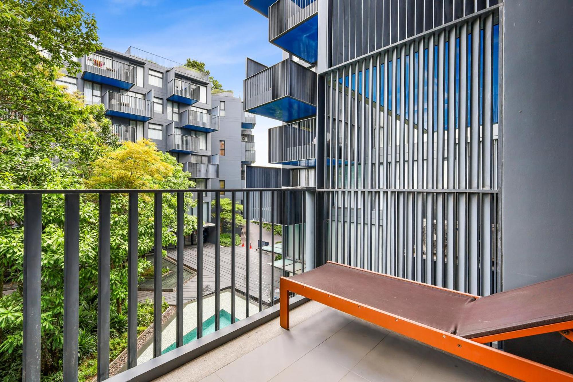 The Deck Condominium Patong Beach Exterior photo